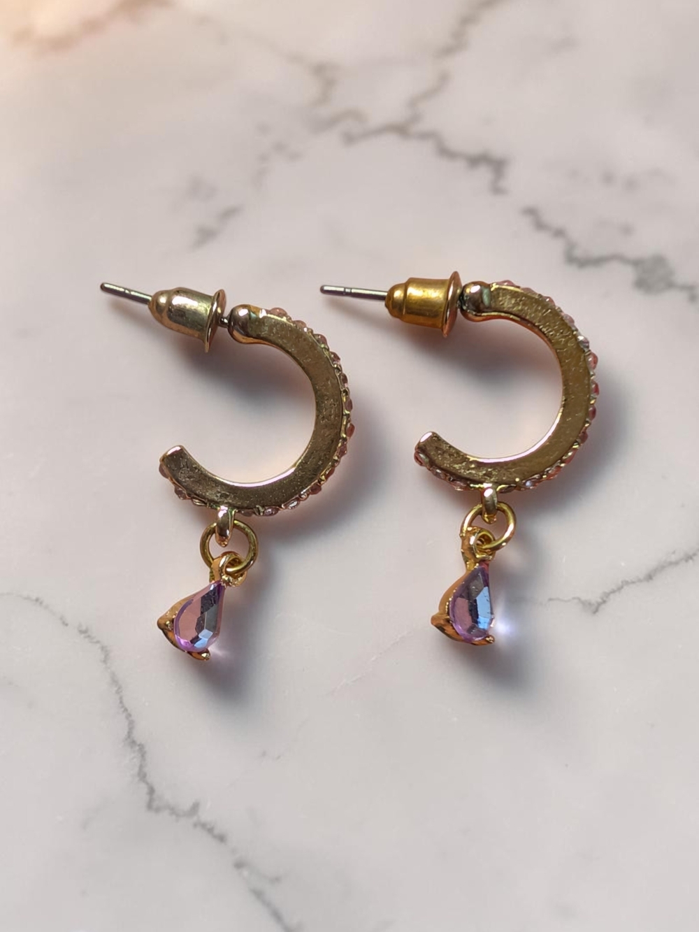 Fashion Jewelry Gold & Purple Faceted Dangle Hoop Earrings (EUC)